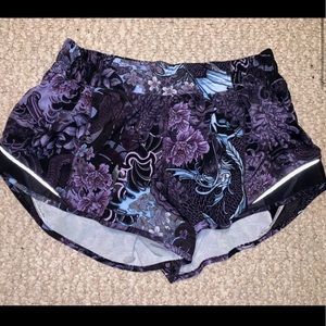 💫RARE💫Lululemon Memoir Multi Purple Hotty shorts